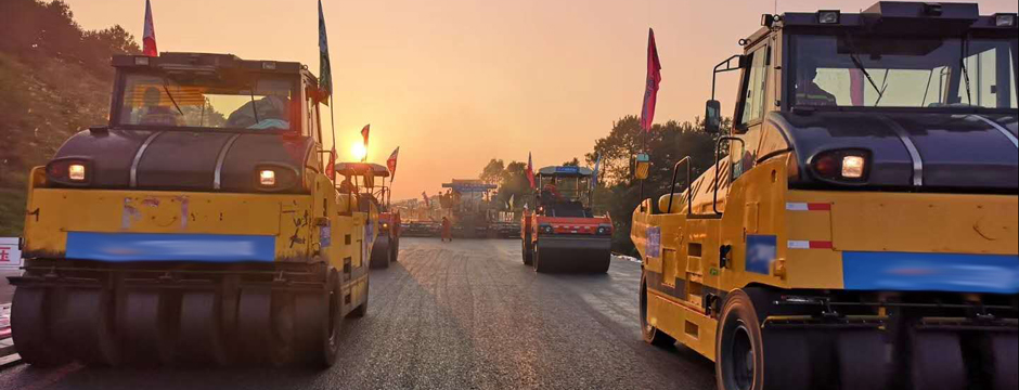 徐工壓路機(jī)PX303K