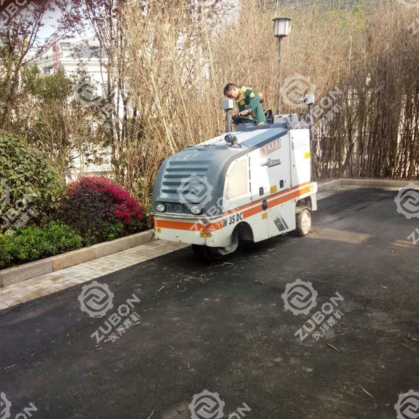 選擇一臺(tái)適用的小型銑刨機(jī)需要注意些什么